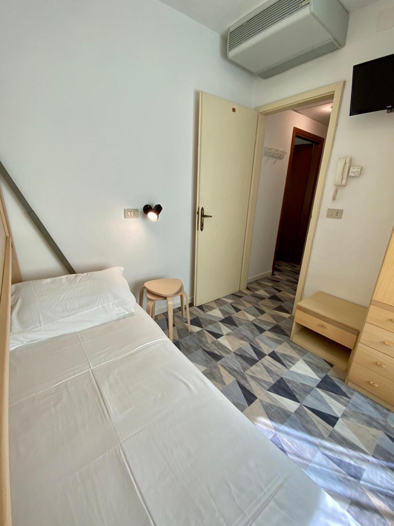 Giovanna Rooms Caorle Szoba fotó