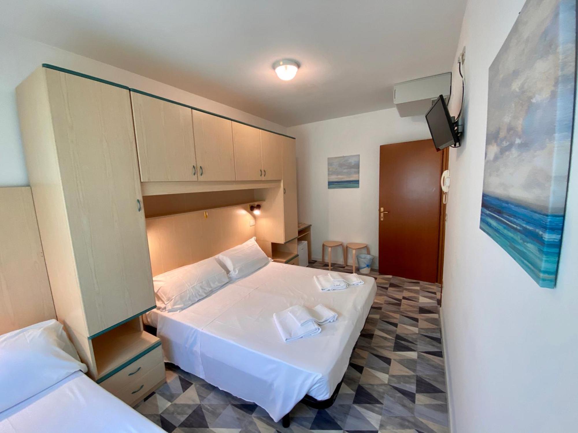 Giovanna Rooms Caorle Szoba fotó