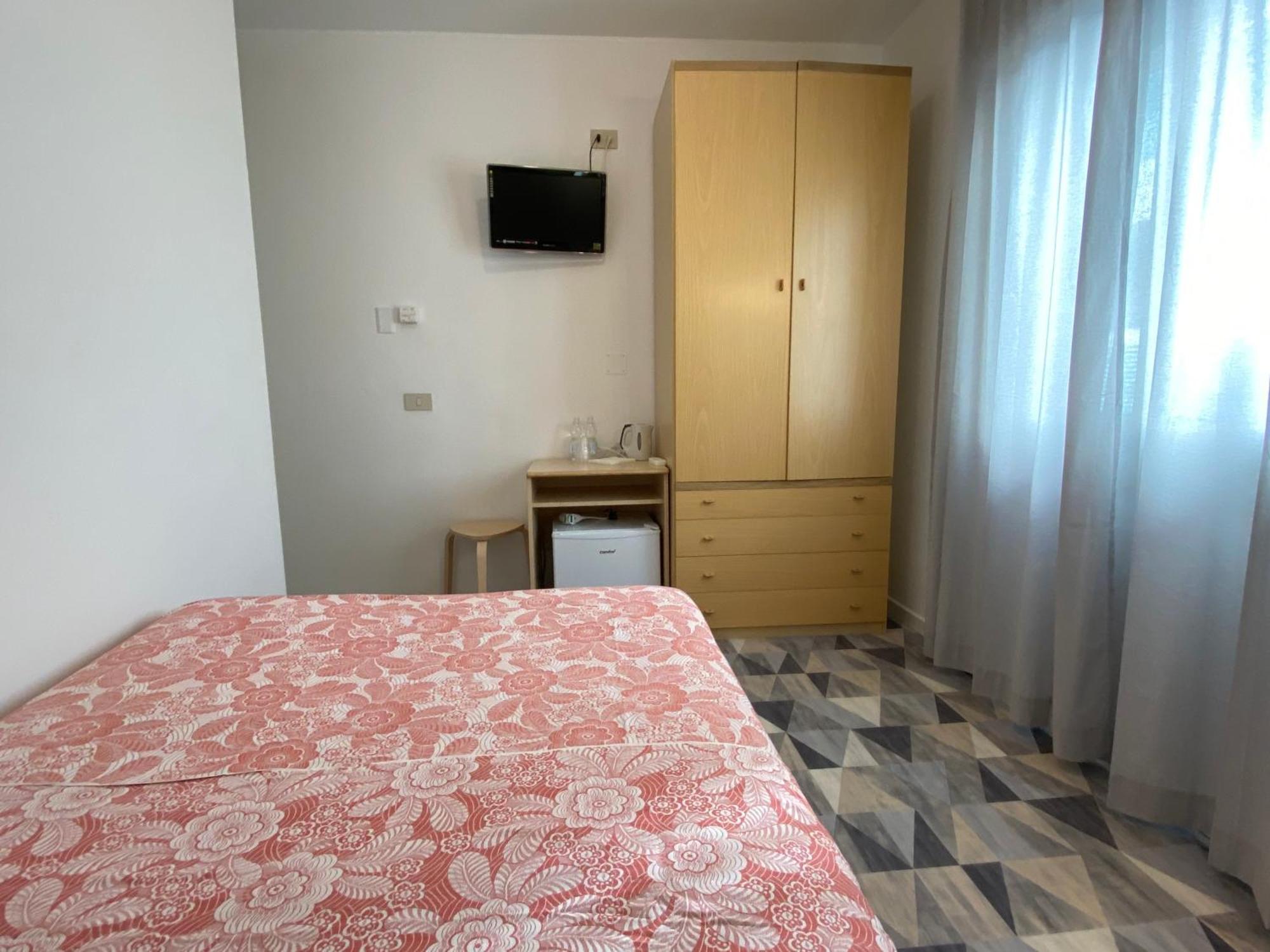 Giovanna Rooms Caorle Szoba fotó
