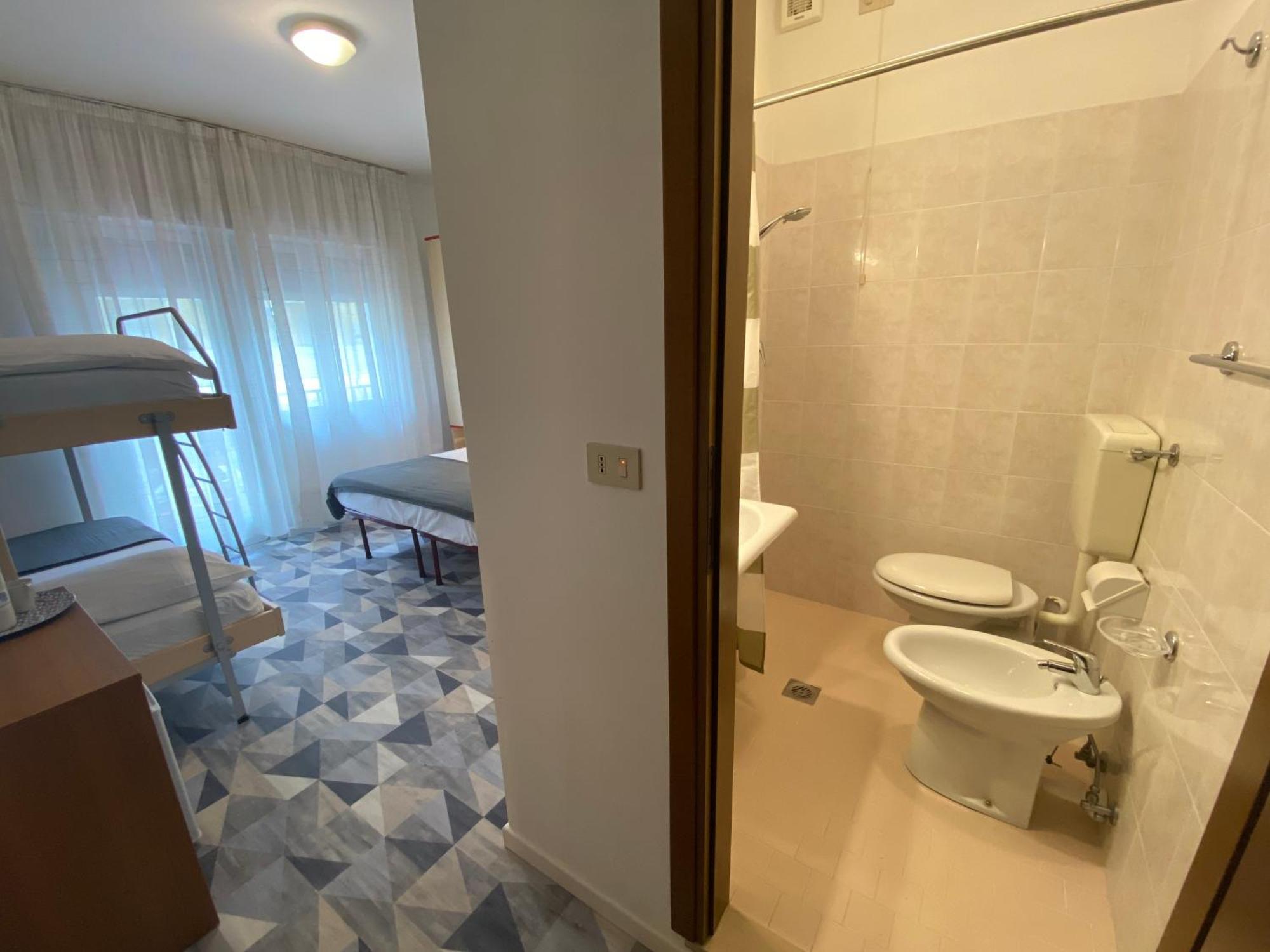 Giovanna Rooms Caorle Szoba fotó